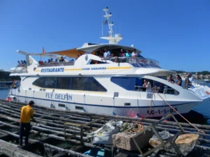Ruta en catamarán por O Grove y visita a mejillonera 3